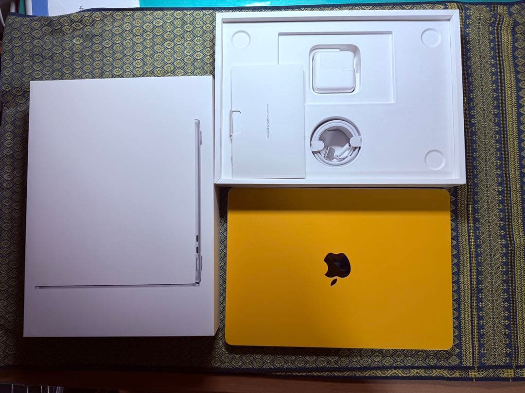 Apple MacBook Air M2 13インチ 極美品