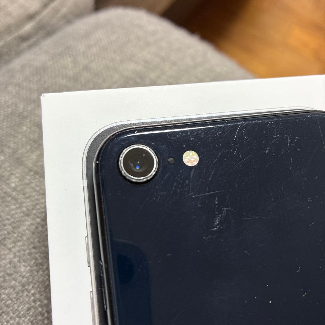 Apple iPhone SE 第3世代　64GB