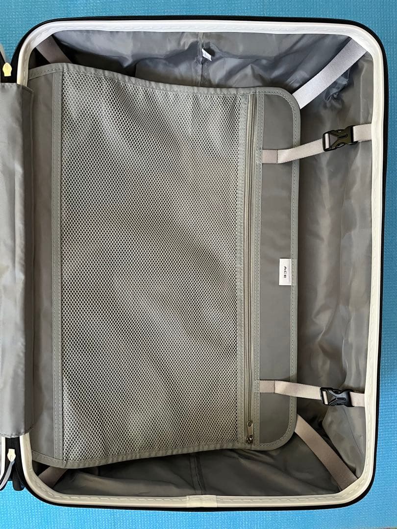 ACE キャリーケース　ホワイト　64L