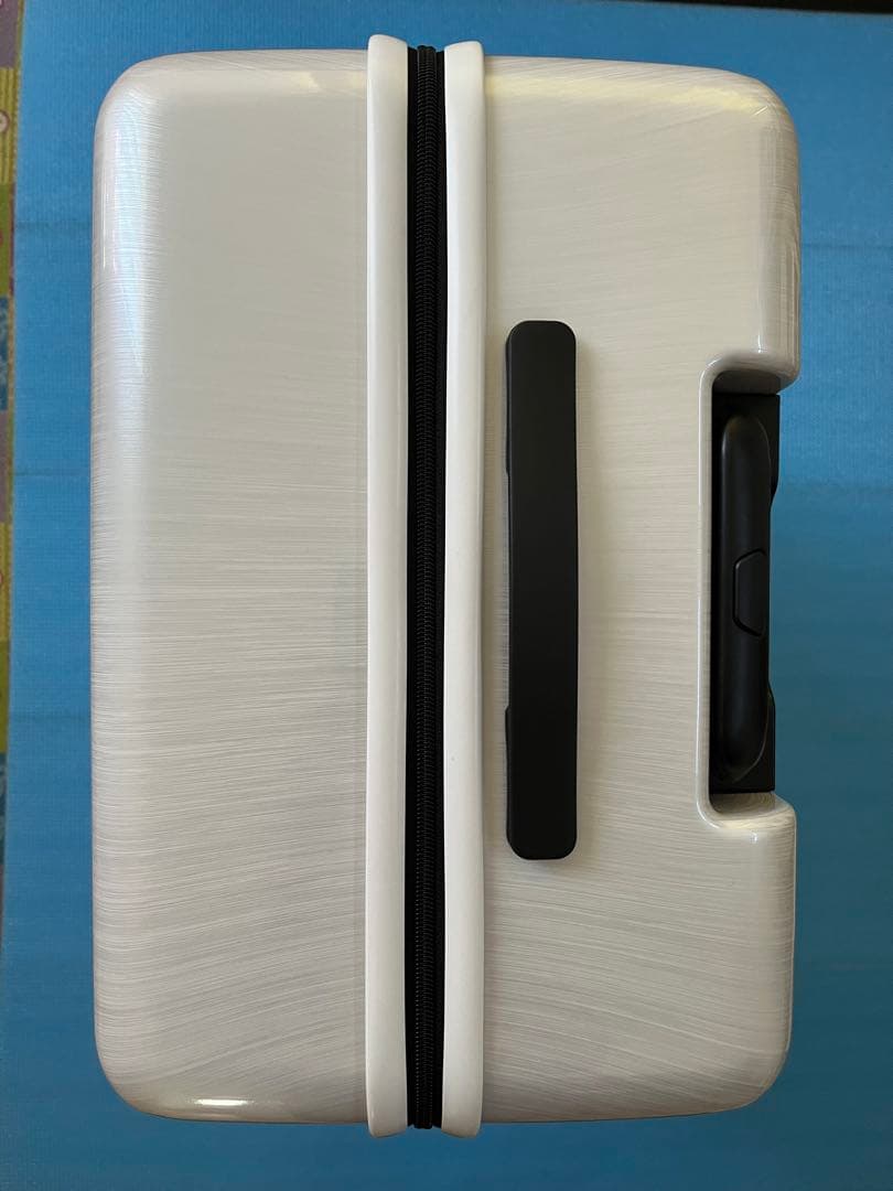 ACE キャリーケース　ホワイト　64L