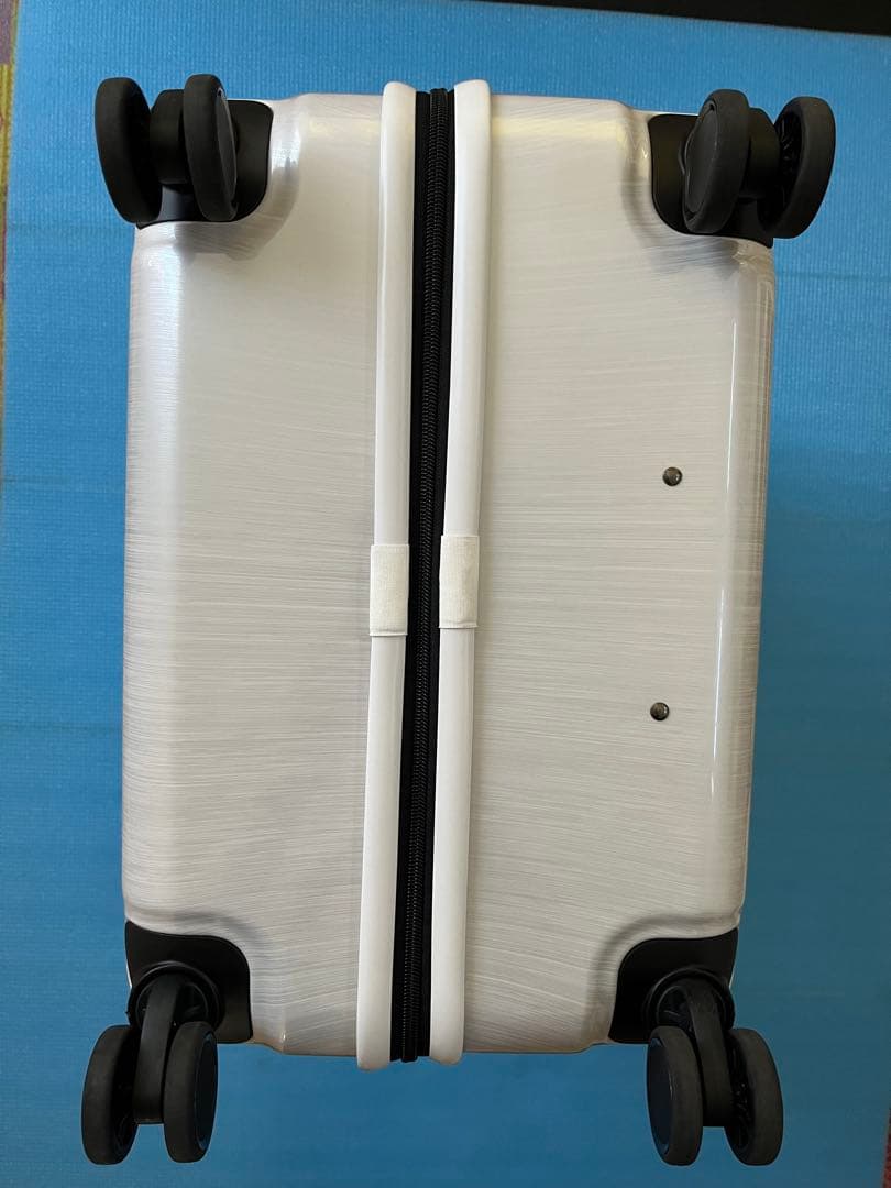 ACE キャリーケース　ホワイト　64L