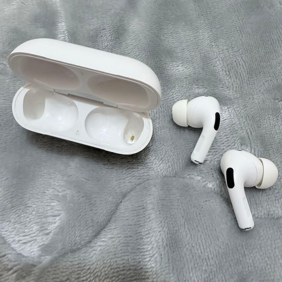 Apple AirPods Pro 第二世代 本体 充電ケース付き