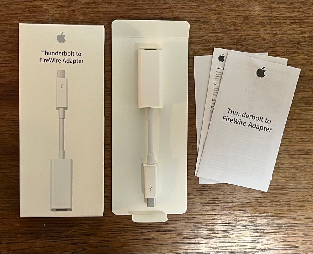 MacBookアクセサリー Thunderbolt to FireWire Adapter