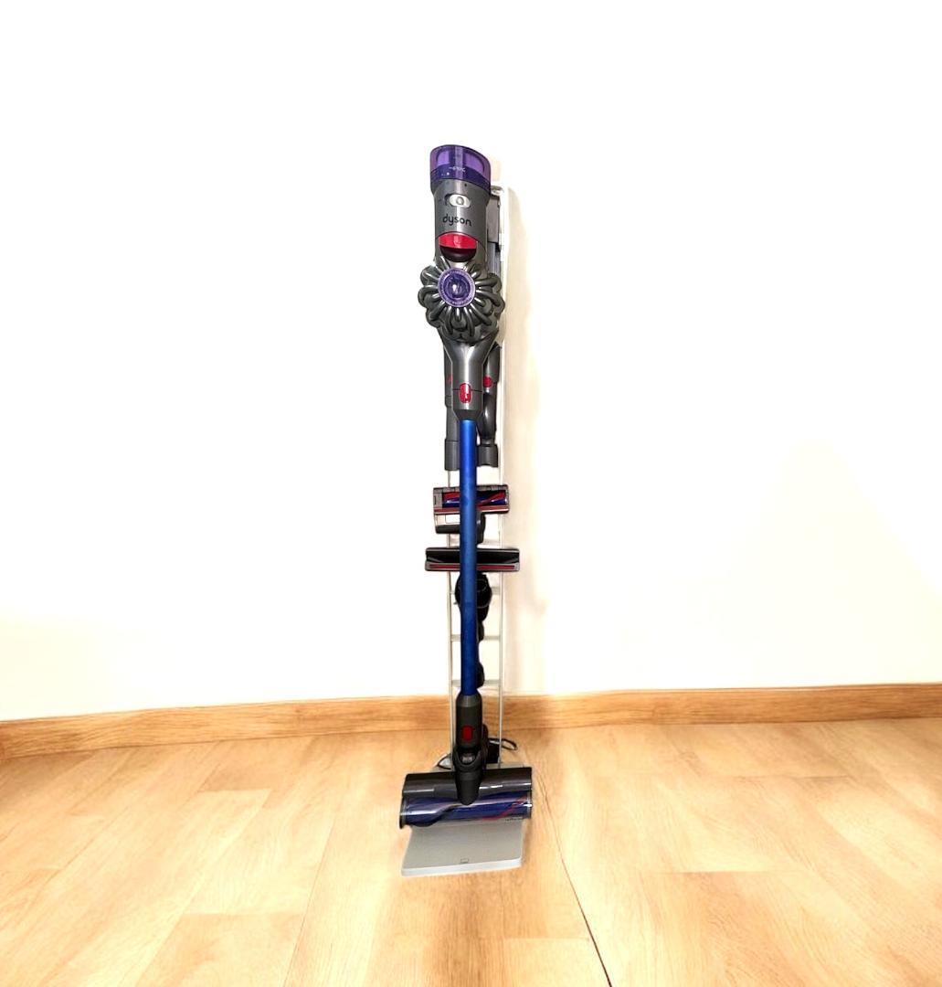 美品　ダイソン スティッククリーナー SV10K スタンド＋アタッチメント７点