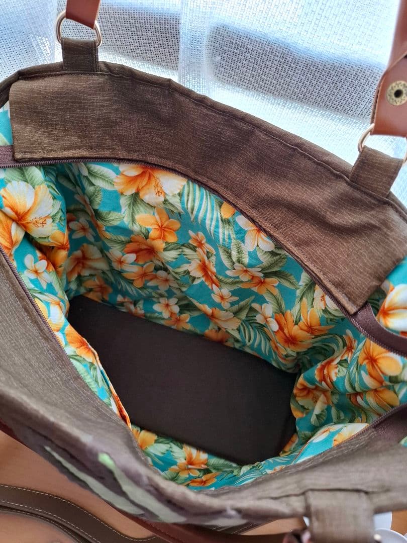 ハワイアンキルト　横長バッグ　2WAY　ファスナー付き　パイナップル