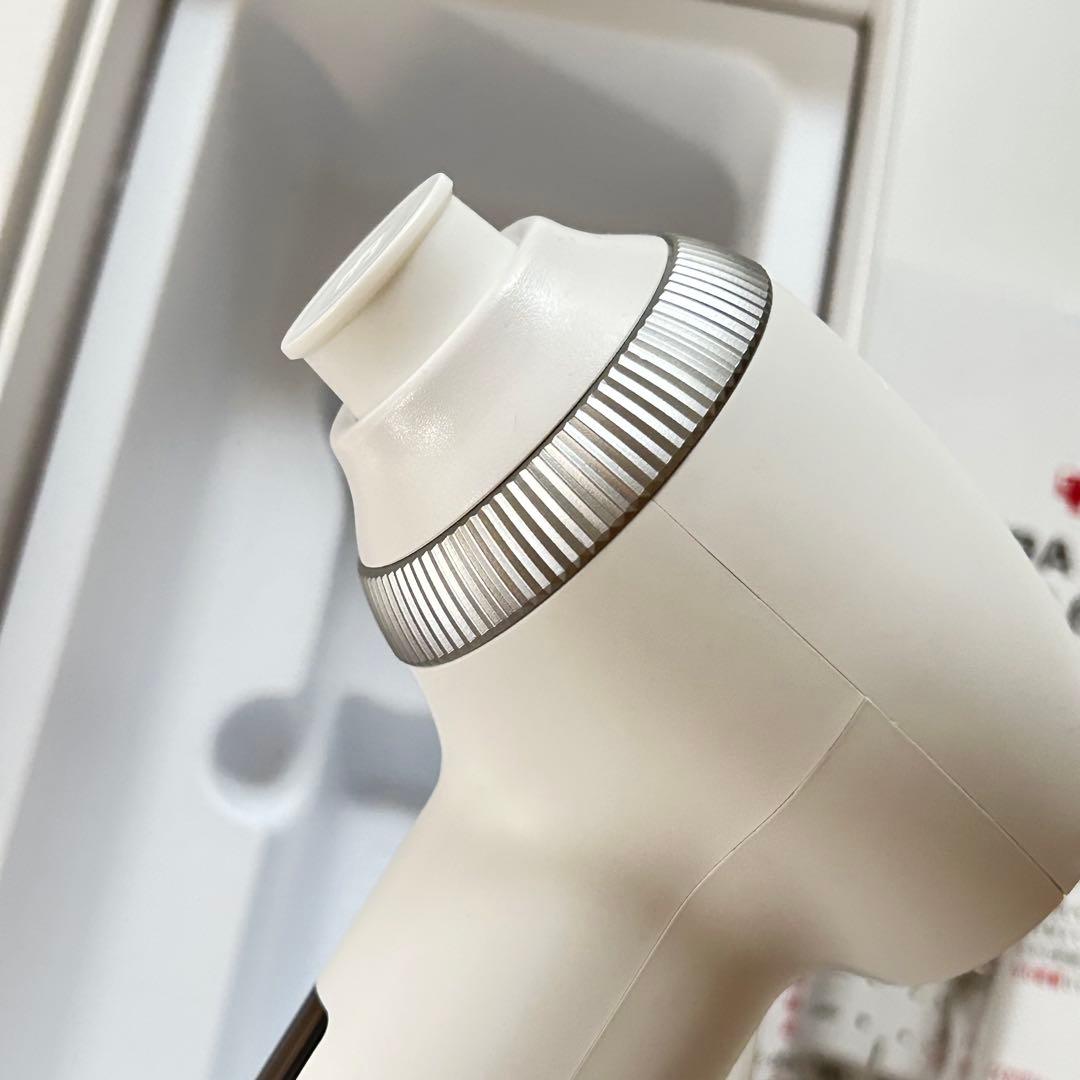 箱付き medicube ULTRA TUNE 0.68 美顔器 AGE-R