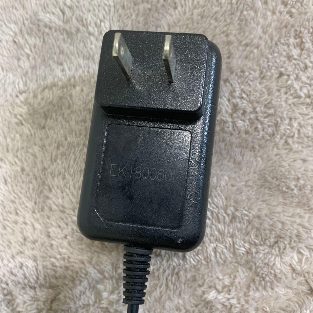 Shark ハンディクリーナー 本体 充電器付き