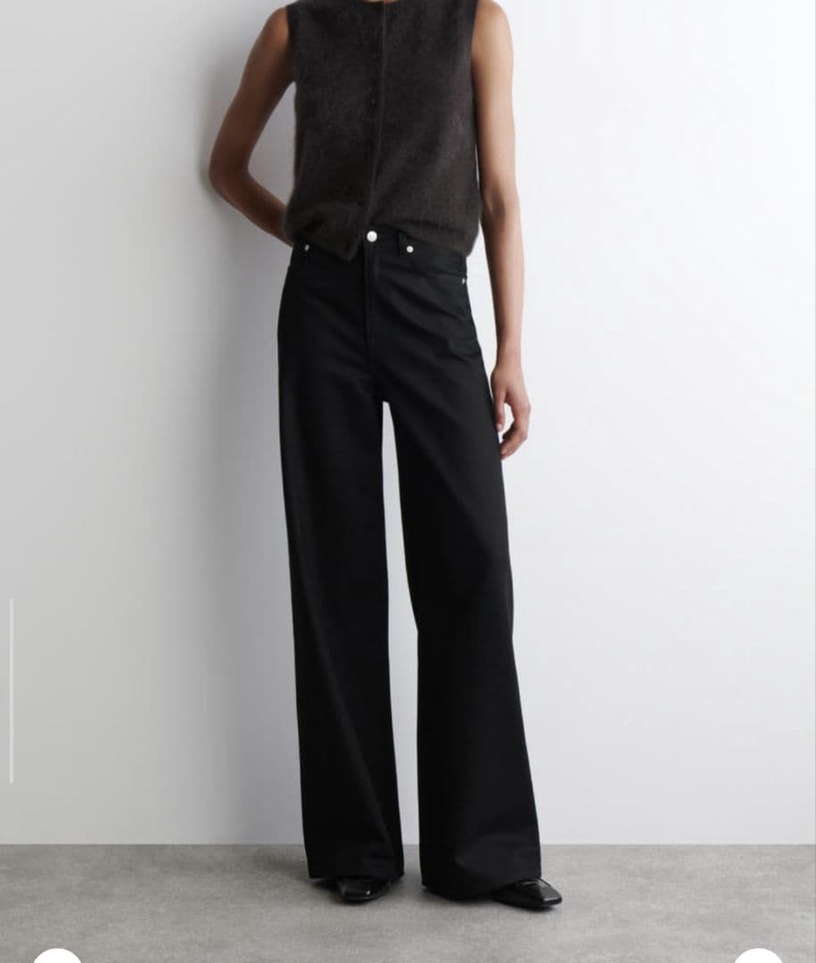 COS デニム　ダイアルワイドレッグジーンズ ブラック　サイズ24