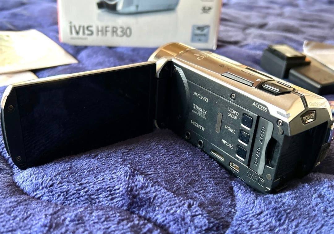 canon ビデオカメラ　ivis hf30