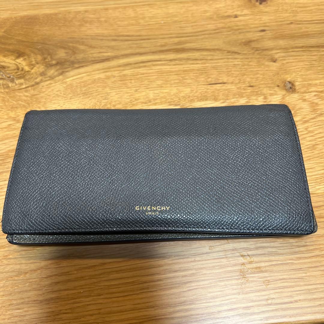 GIVENCHY レザー長財布