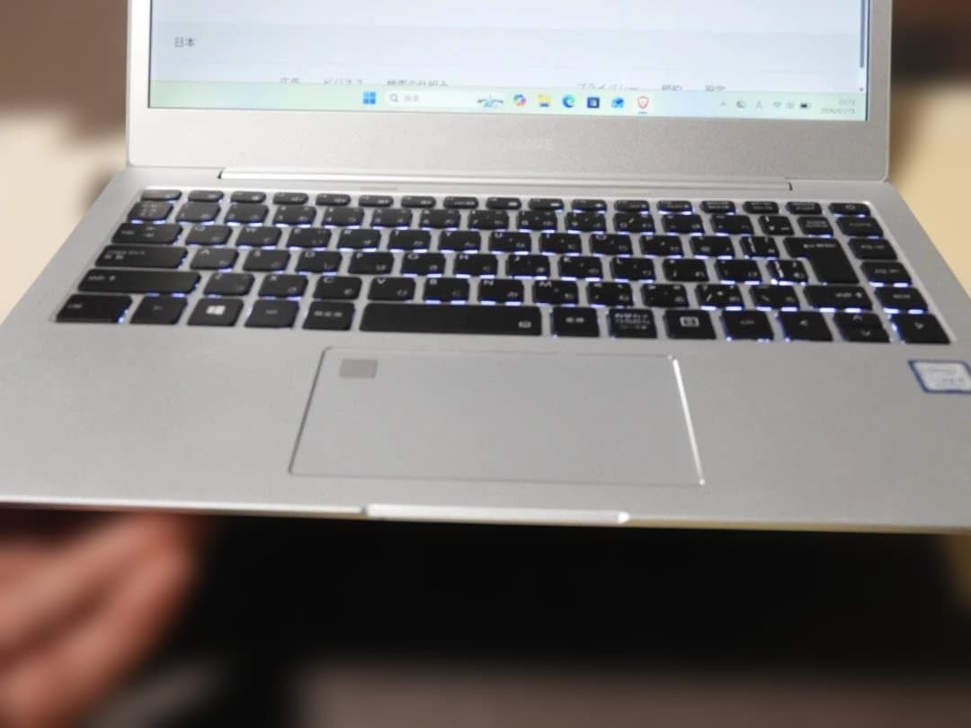 内容変更 Core i5 8250U/8GB/13.3インチ FHD IPS