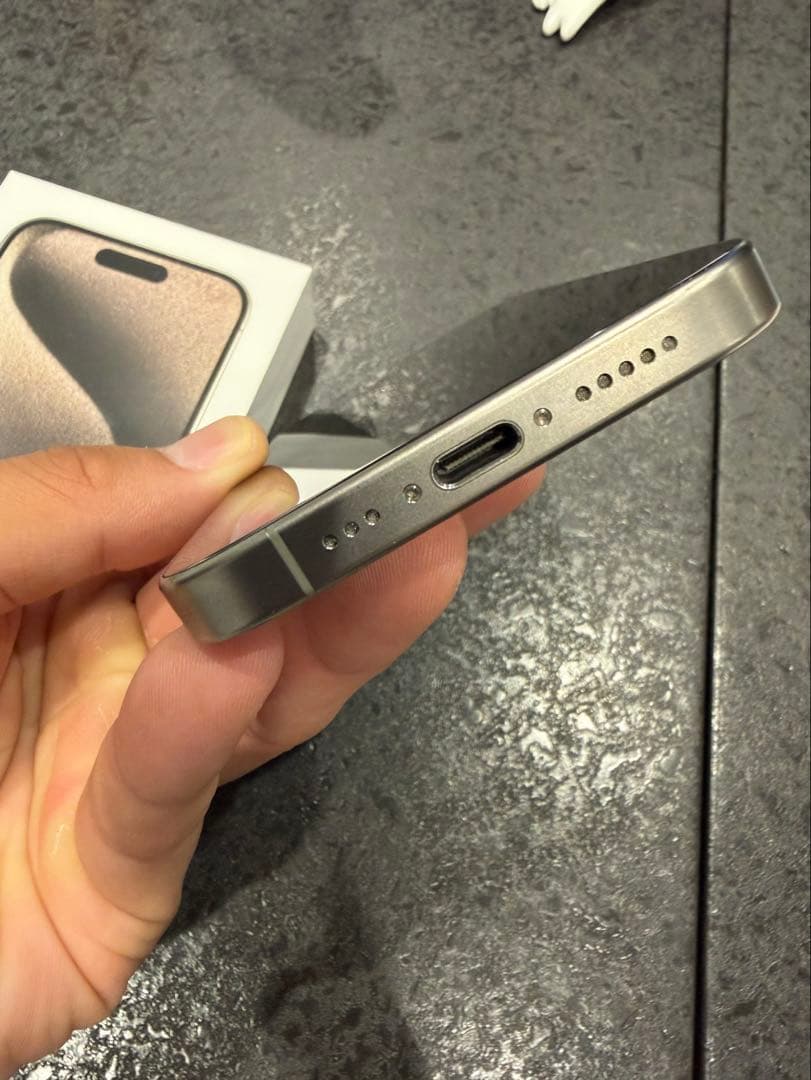 Apple iPhone15 Pro 128gb本体 ブラックチタニウム