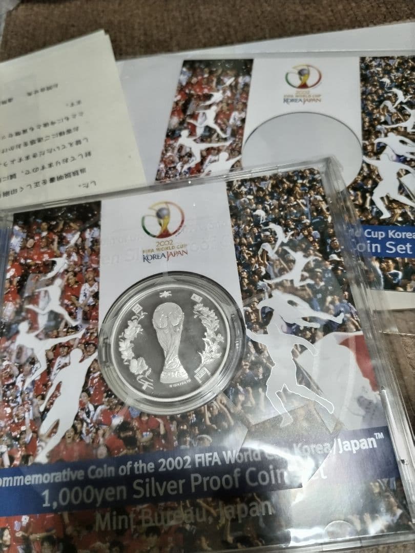 〚極レア〛印刷ミスの日韓Ｗ杯千円銀貨と5百円硬貨セット2点【造幣局謝罪説明書付】