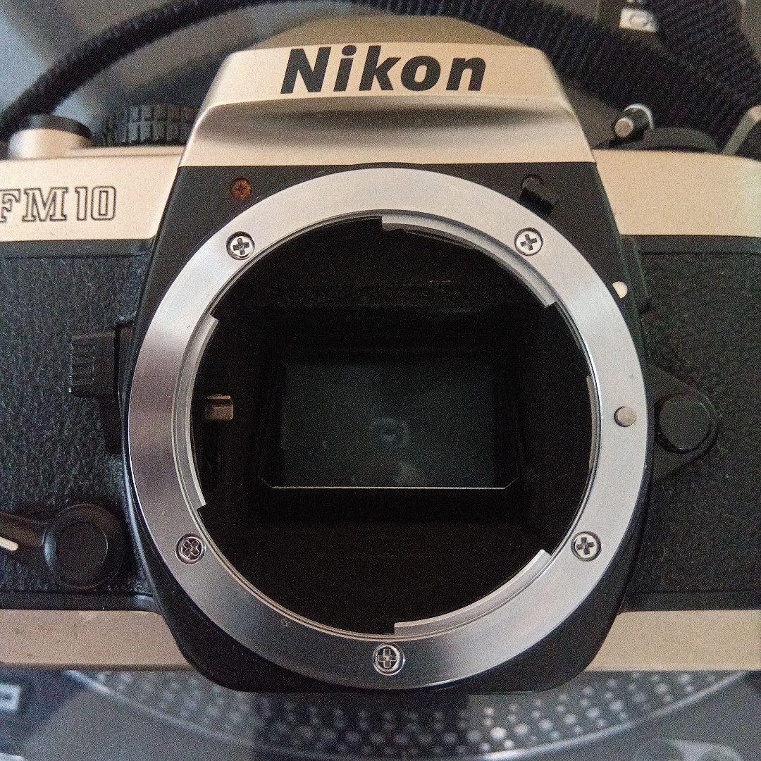 Nikon FM10 一眼レフカメラ　美品　カラーネガフィルム1本おまけ付き