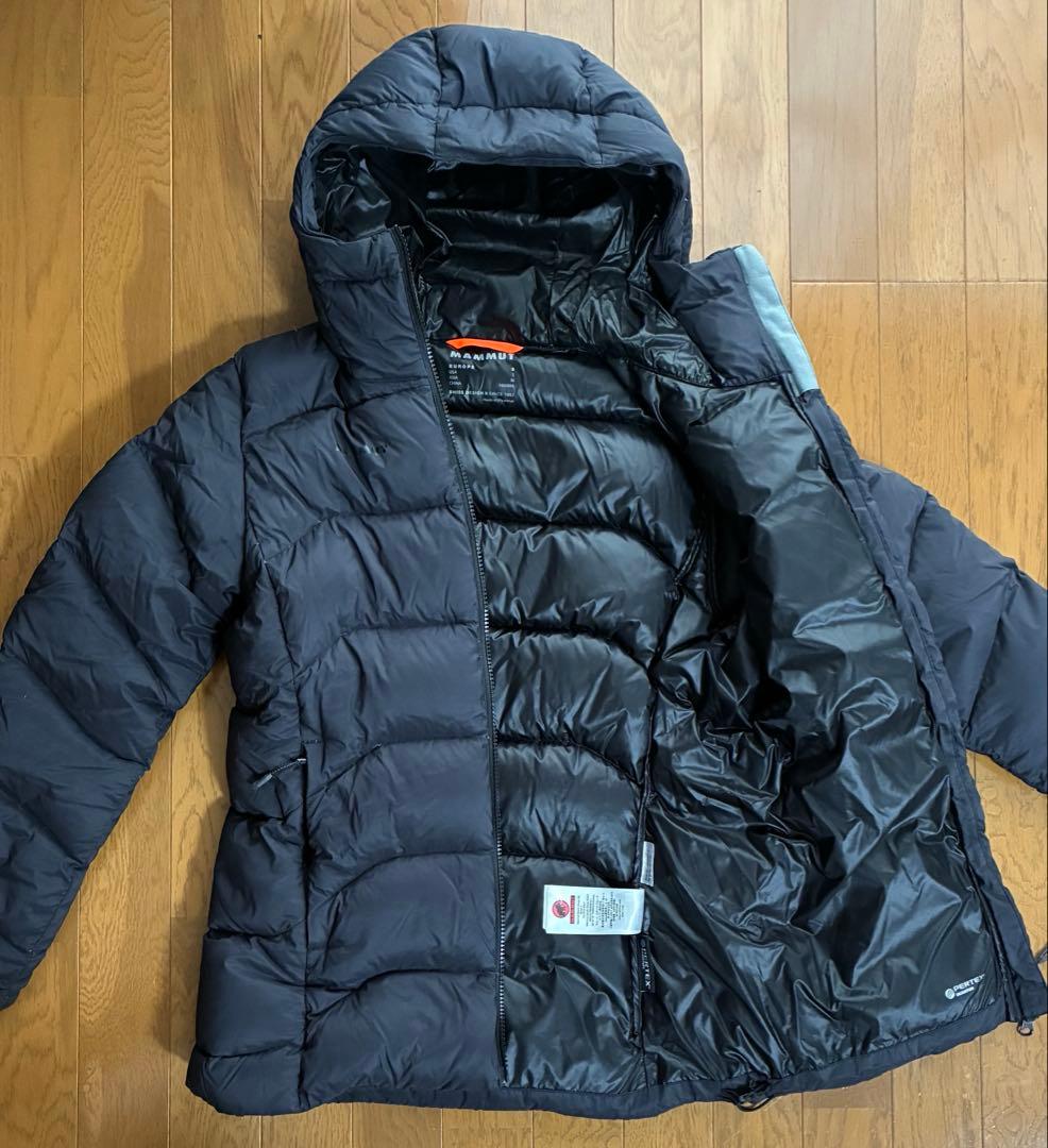 マムートダウンジャケット