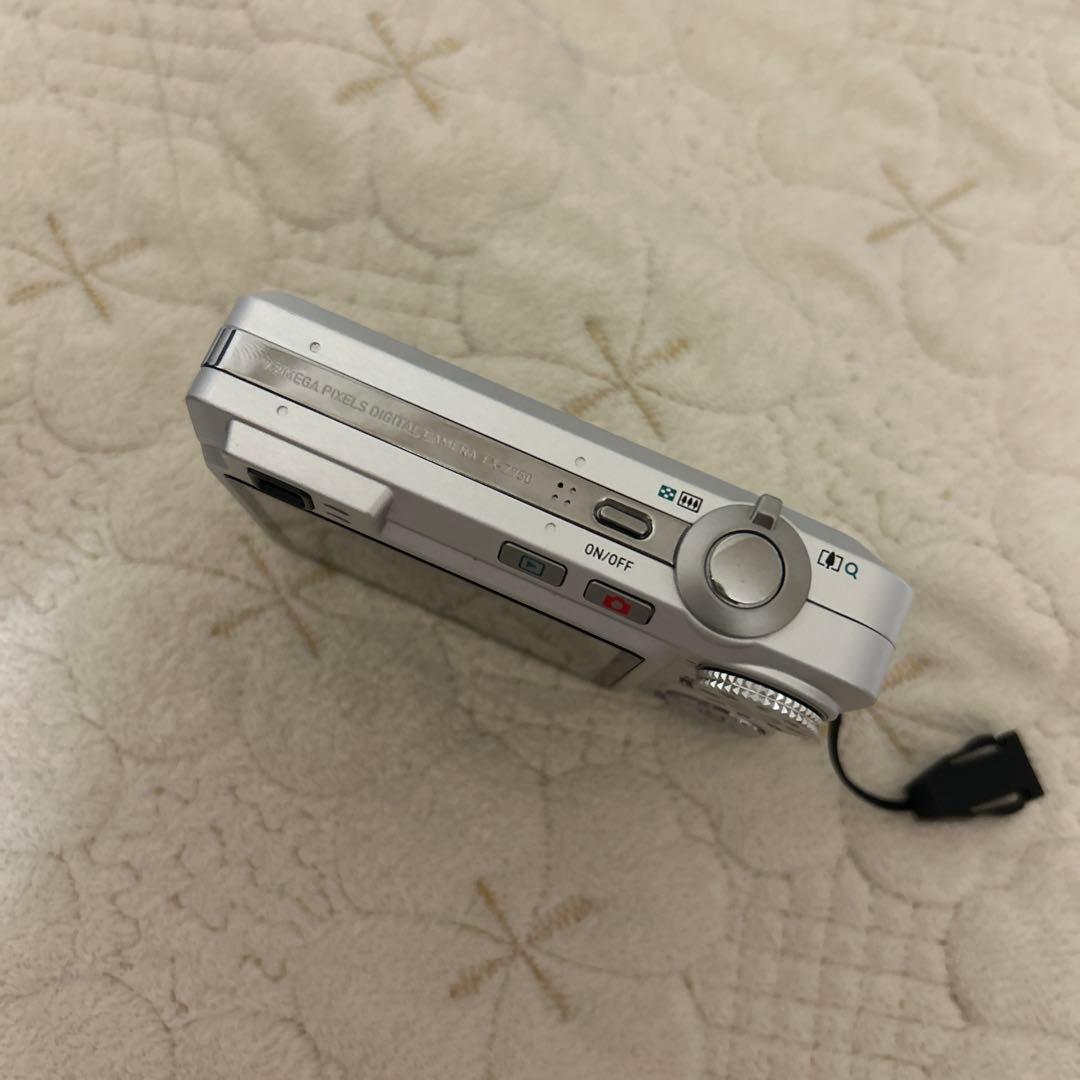 CASIO デジカメ　カメラ