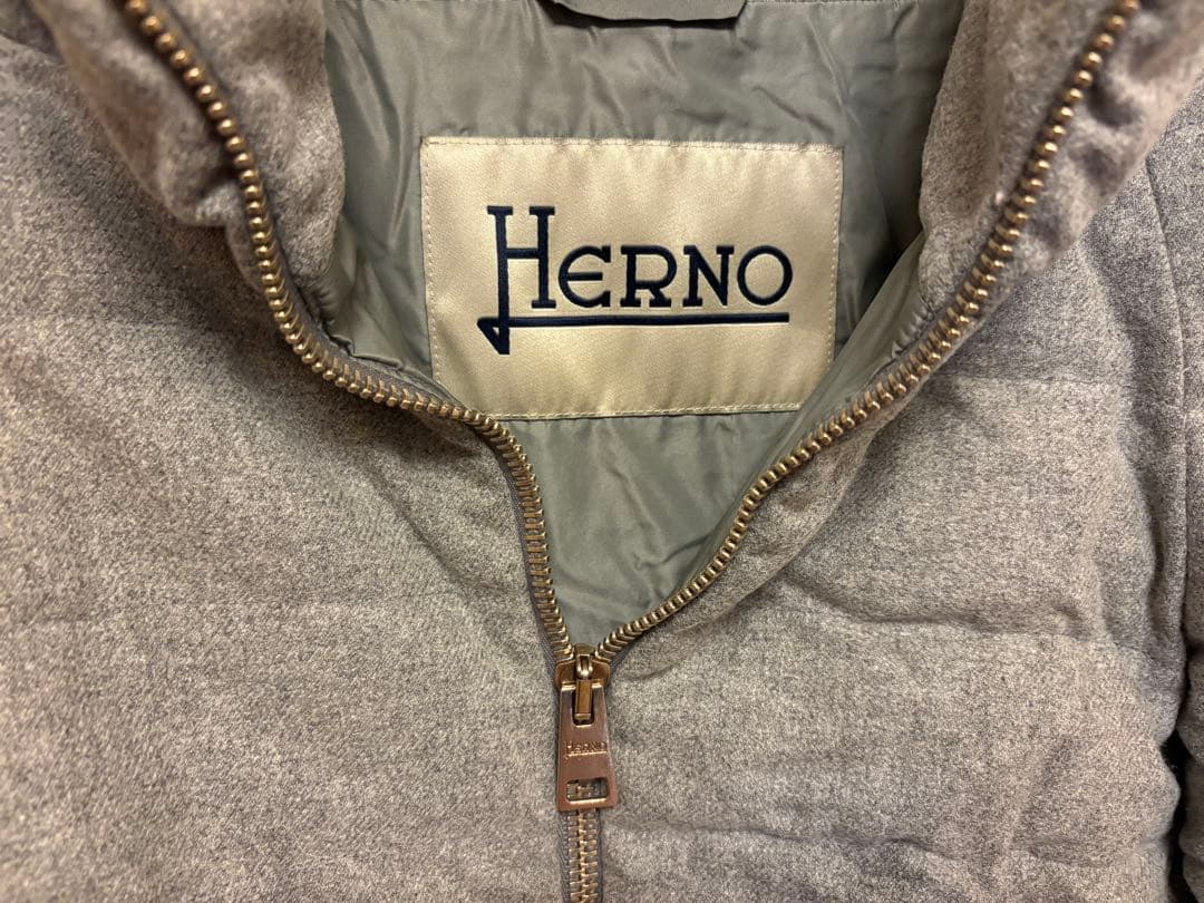 Herno フード付きダウンロングコート グレー