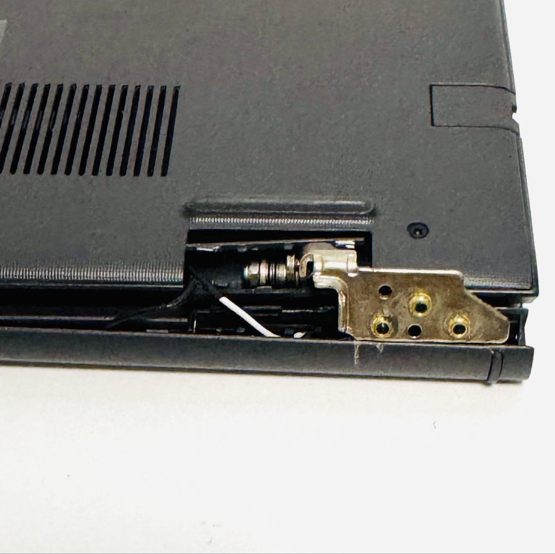 DELL Vastro 3520 P112F007 ノートパソコン