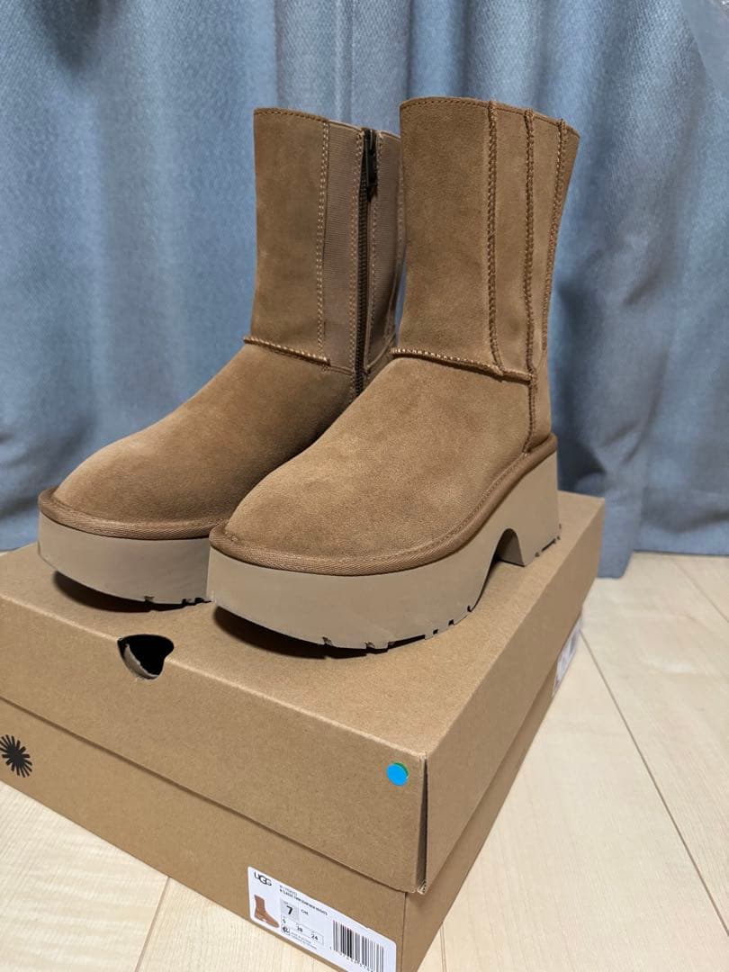 SALE♡新品♡UGG ブーツ　7（24）