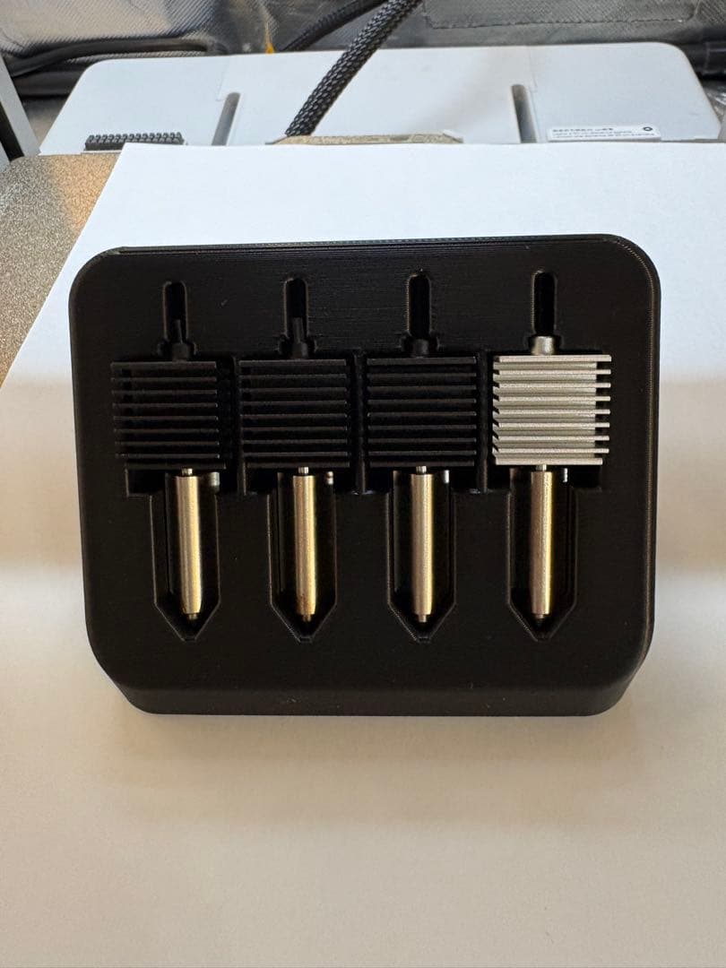 Bambu A1 Combo 3Dプリンター とエンクロージャー 純正ノズル５種