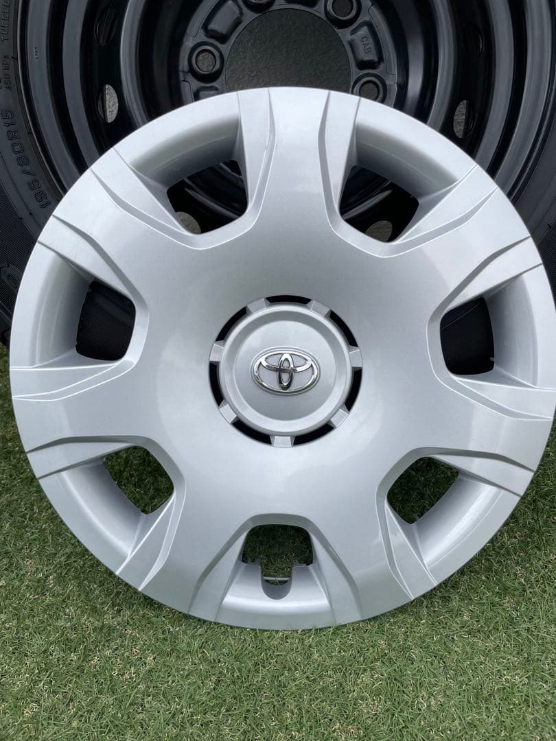 ハイエース200系純正ホイール、タイヤ4本セット