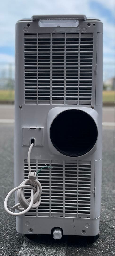 月末タイムセルKoden 移動式クーラーKEP253R 22年製　窓枠ダクト付き