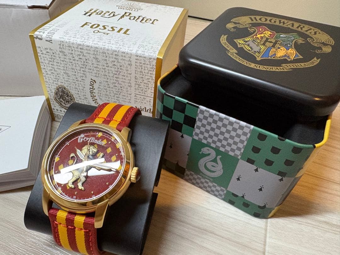 ハリーポッター グリフィンドール 時計 FOSSIL製