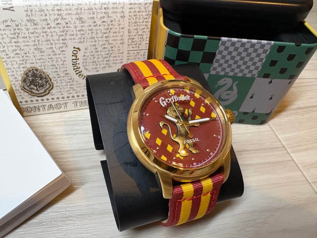 ハリーポッター グリフィンドール 時計 FOSSIL製