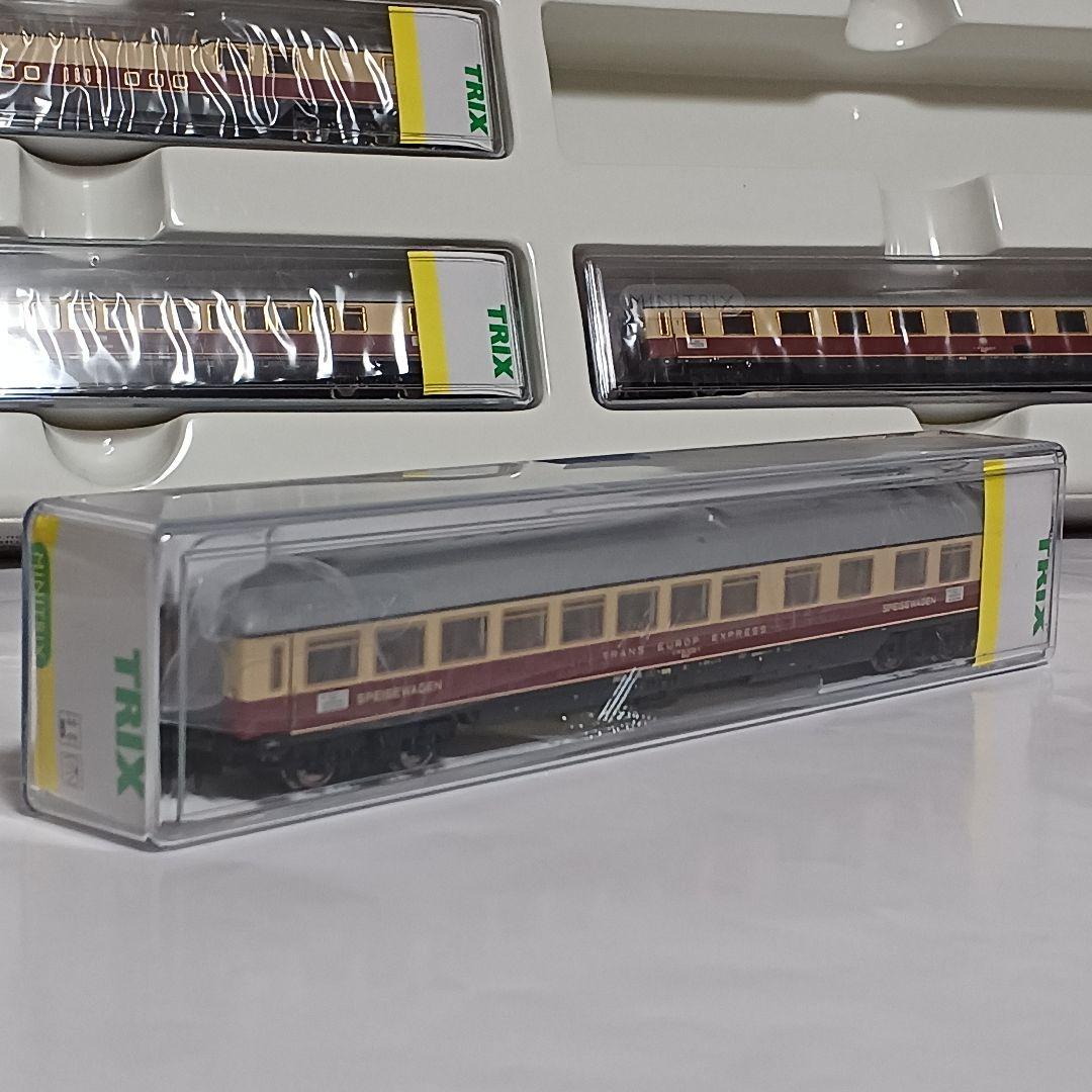 サ*ン様 ミニトリックス Nゲージ 西ドイツ ラインゴルト 客車５両セット