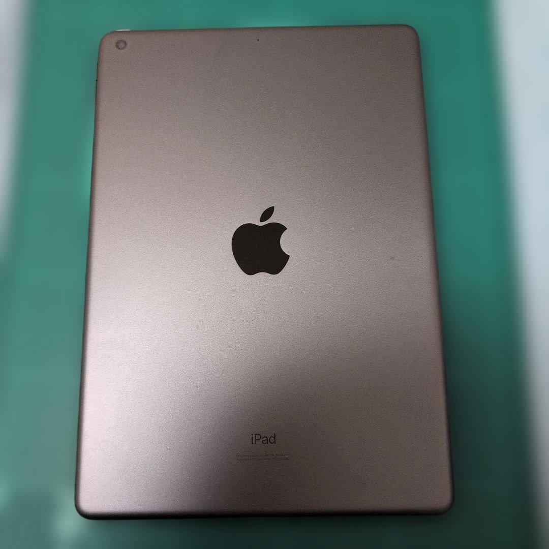 iPad 第８世代 本体 32GB スペースグレー
