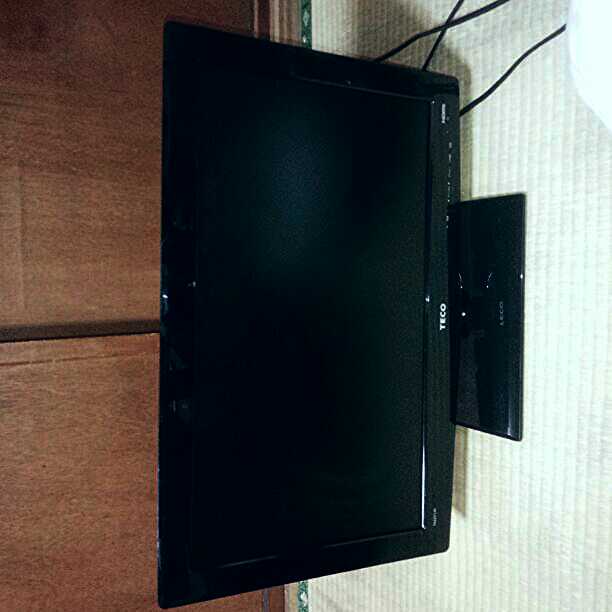 液晶テレビ　地デジ　20インチ　無名