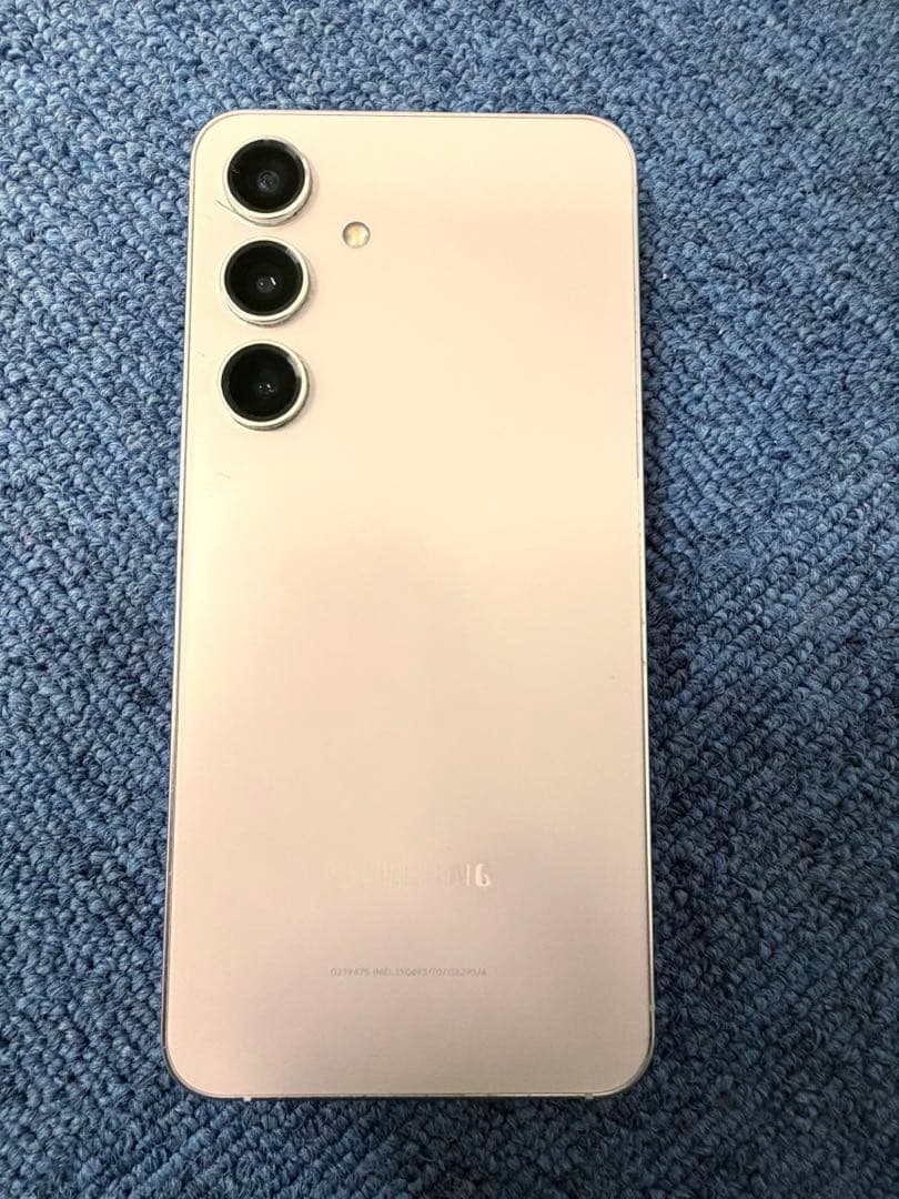 Samsung Galaxy S24 ホワイト　256GB 海外版（ケース付き）