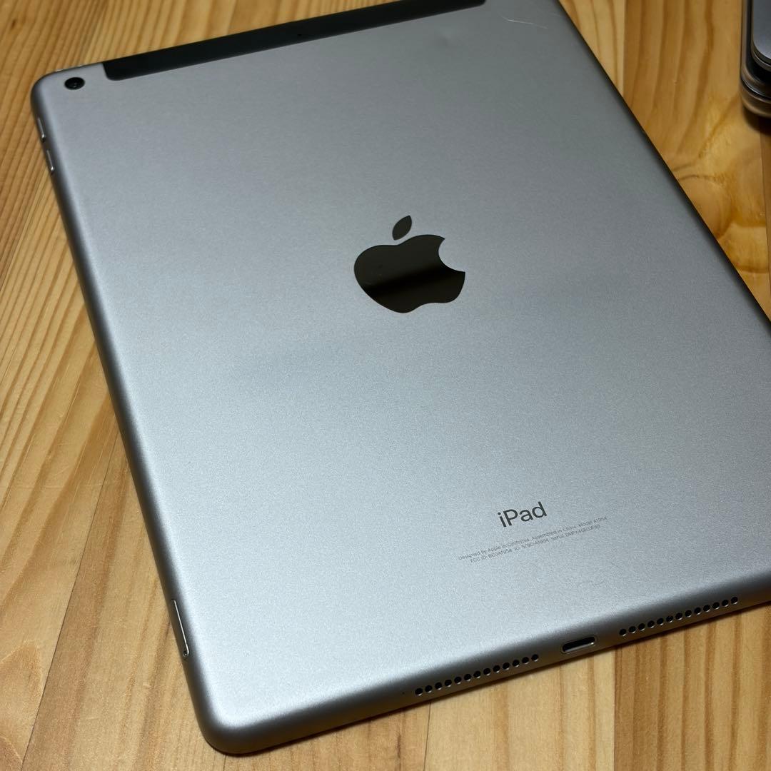 ipad 第6世代 ゴールド32GB セルラーモデル　5730