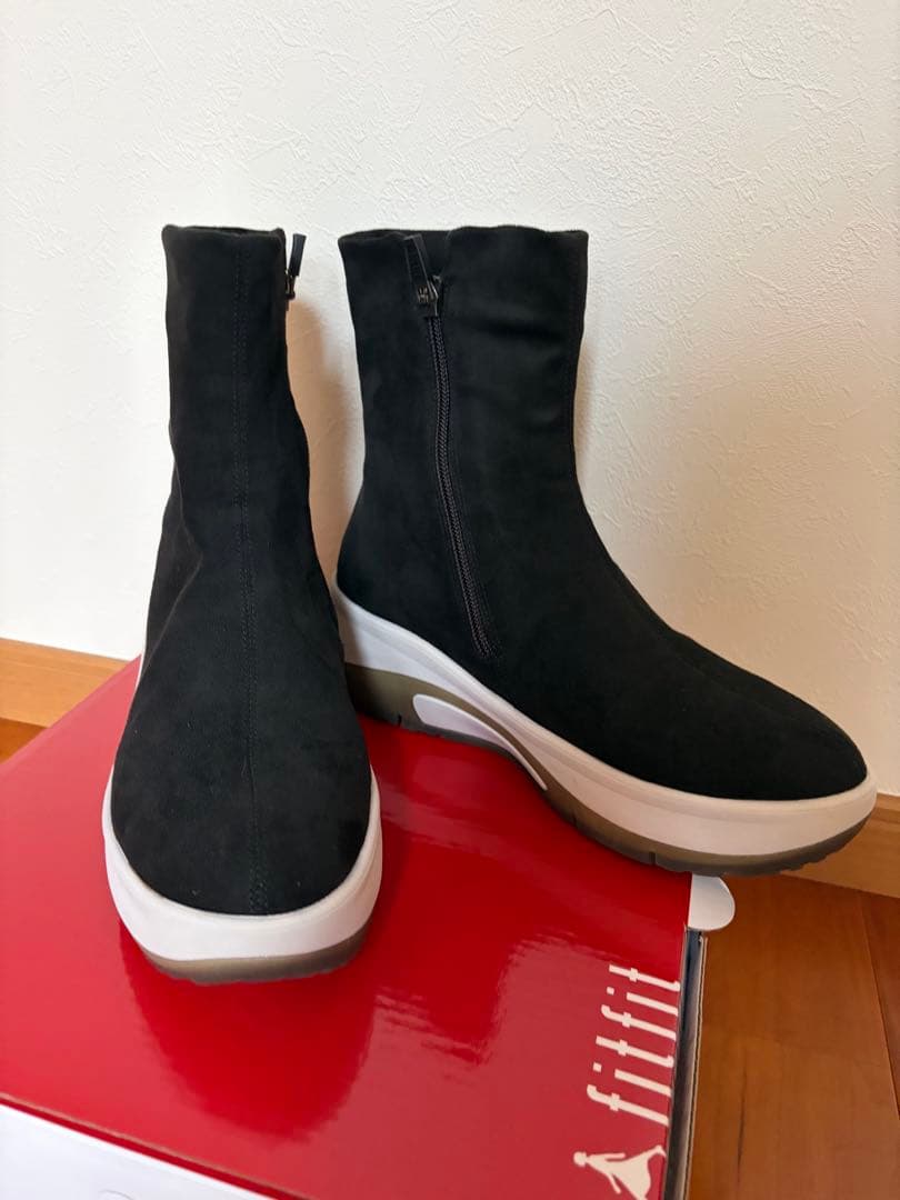 新品☆ fitfit 防水ストレッチブーツ （スエードブラック）