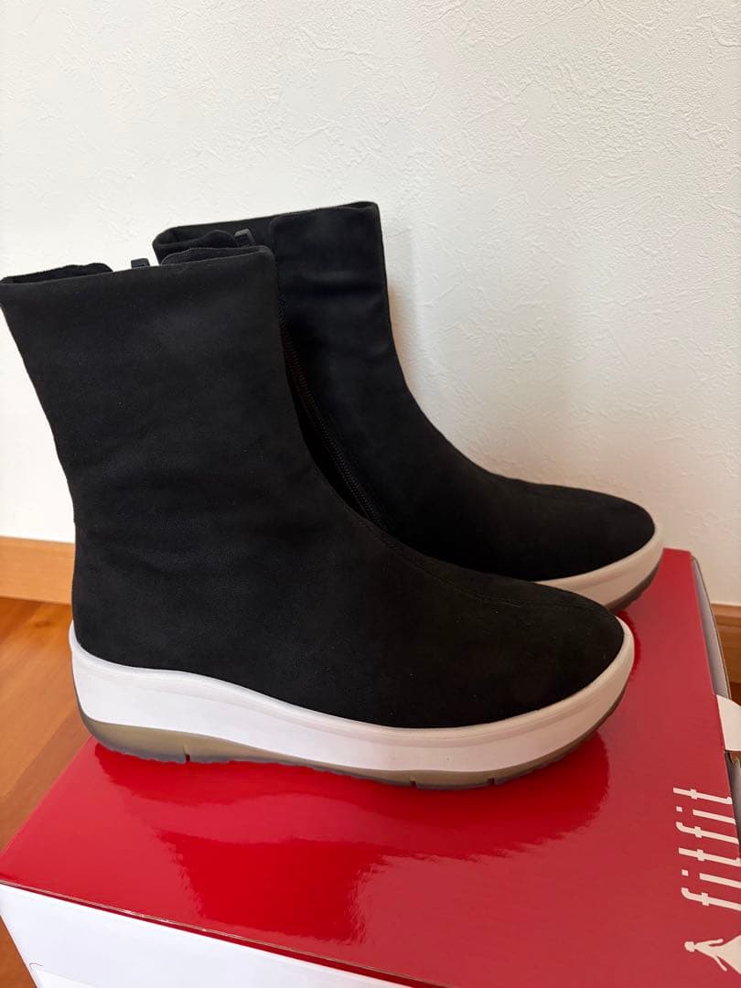 新品☆ fitfit 防水ストレッチブーツ （スエードブラック）