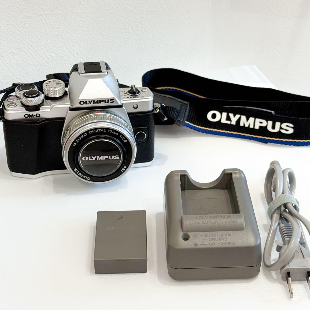 【美品】 OLYMPUS OM-D E-M10 Mark II ミラーレス一眼