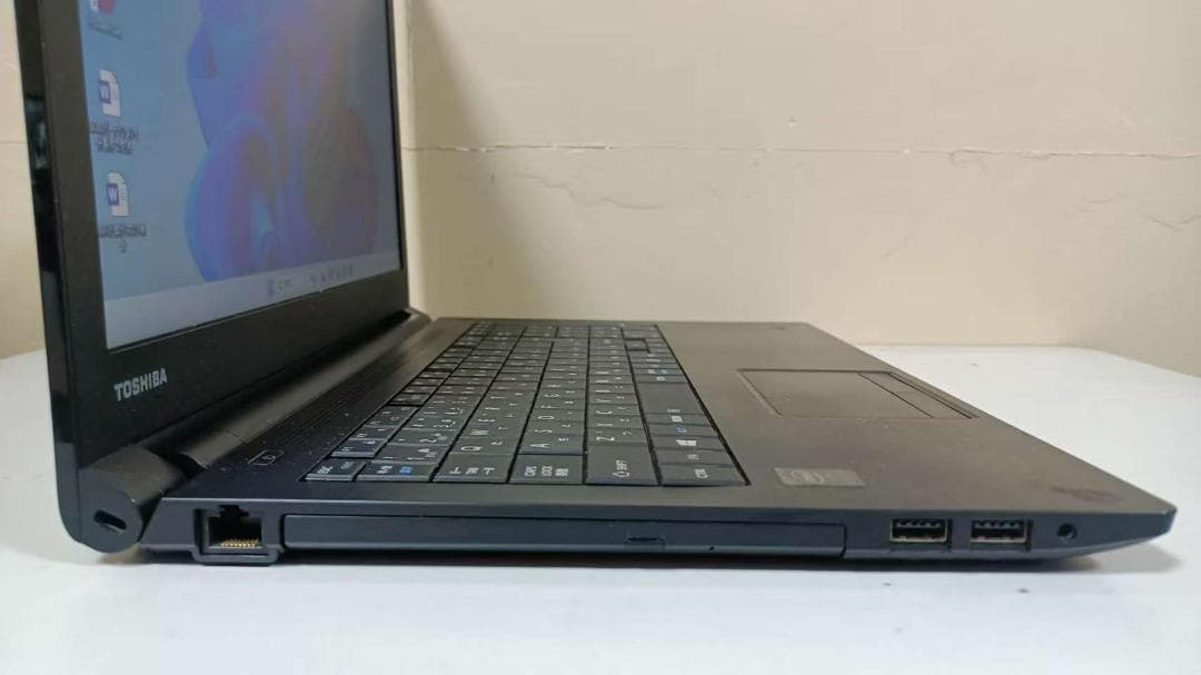 ノートパソコンTOSHIBA第五世代Core i7 SSD256Gメモリ8G