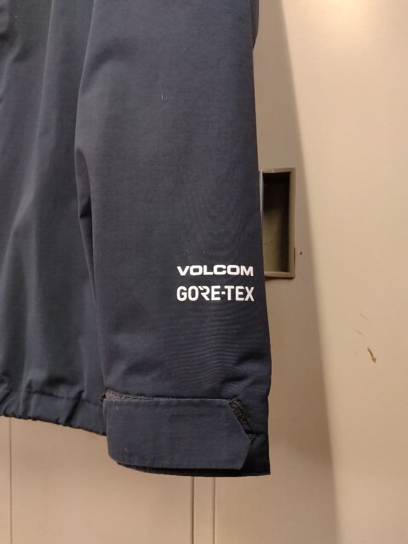 VOLCOM GORE-TEX ブラックジャケット　希少XLサイズ中古品ボルコム