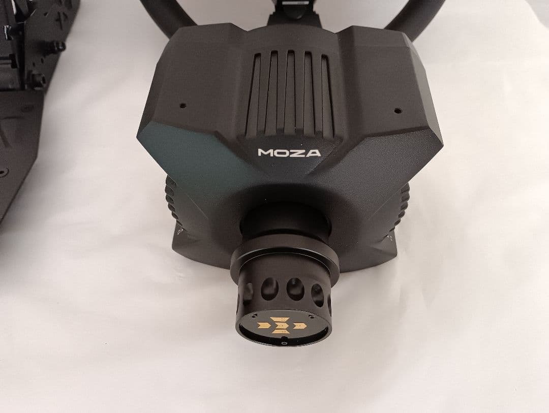 MOZA R3　ハンコン　ダイレクトドライブ　別売のクラッチペダル付き