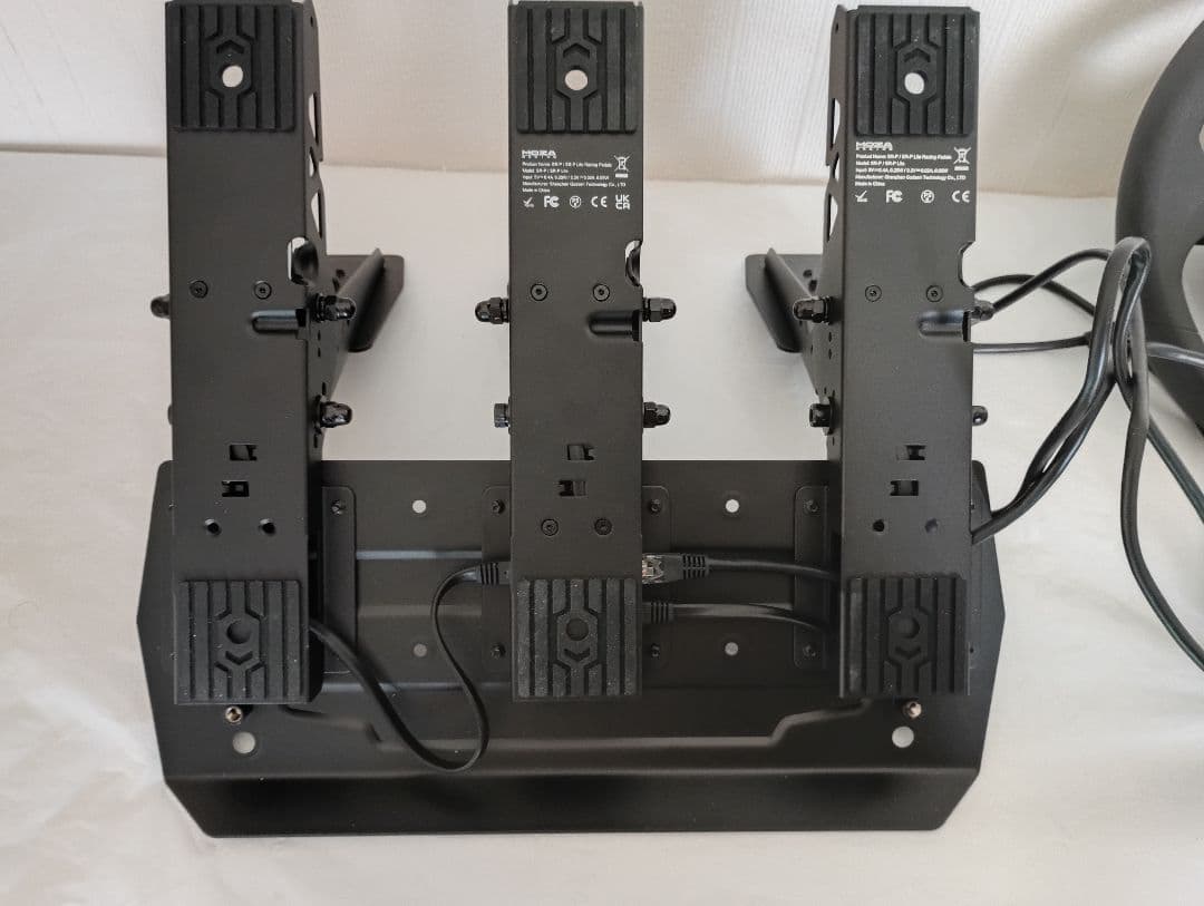 MOZA R3　ハンコン　ダイレクトドライブ　別売のクラッチペダル付き