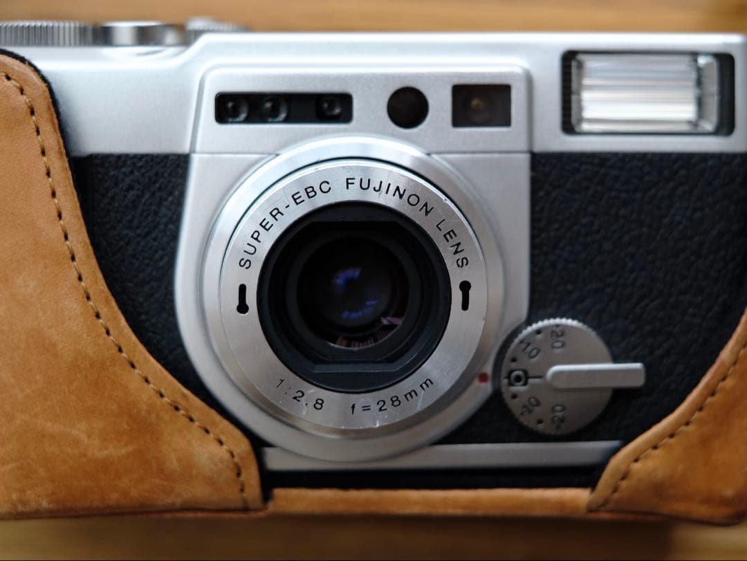 FUJIFILM KLASSE W シルバー（レザーケース・ストラップ付き）