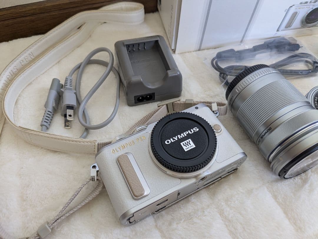 OLYMPUS オリンパス PEN E-PL8 ダブルレンズ