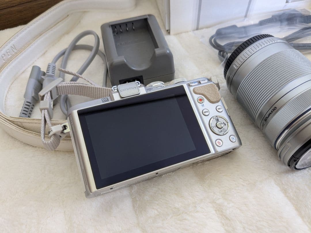 OLYMPUS オリンパス PEN E-PL8 ダブルレンズ