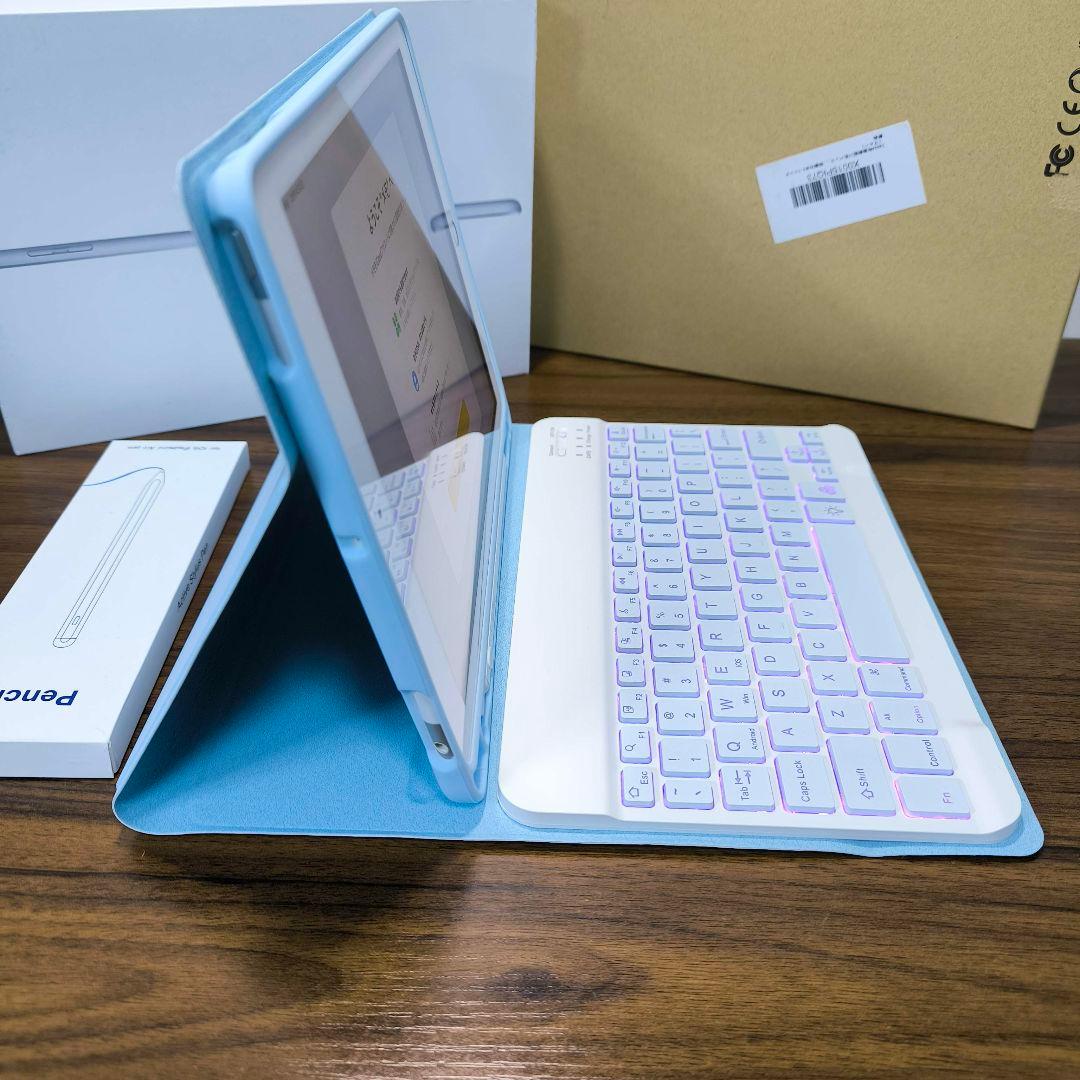 iPad 第6世代 Simフリー 128GB ケースとキーボード、タッチペン