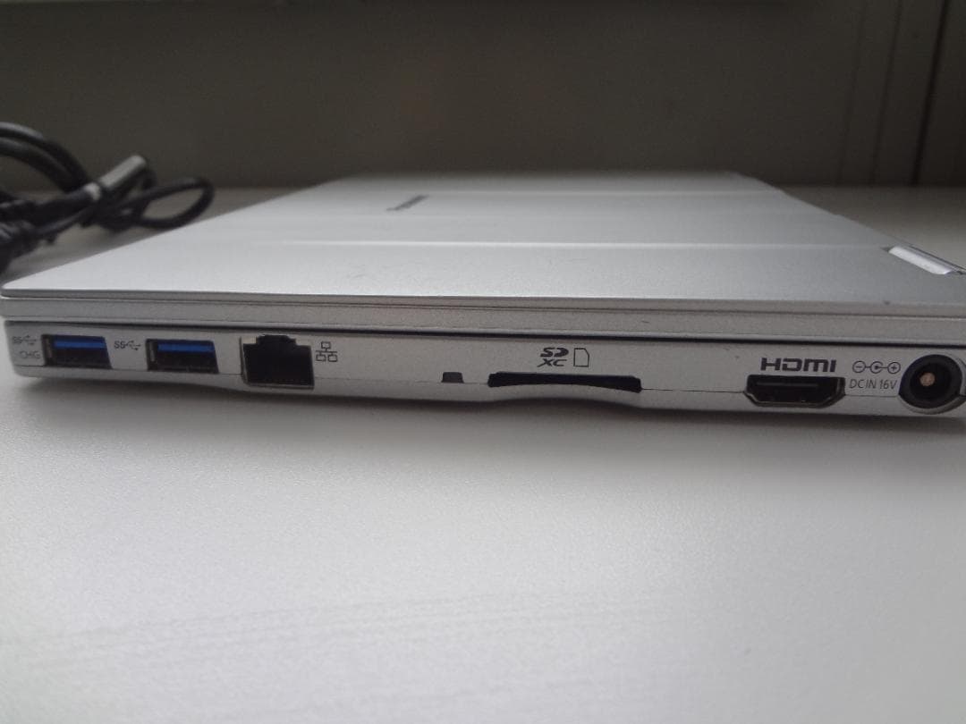 Panasonic Let's note CF-RZ6 10インチ　傷、ヒビあり