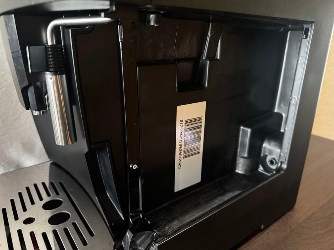 デロンギ　マグニフィカ　全自動コーヒーマシン　ESAM03110 ブラック