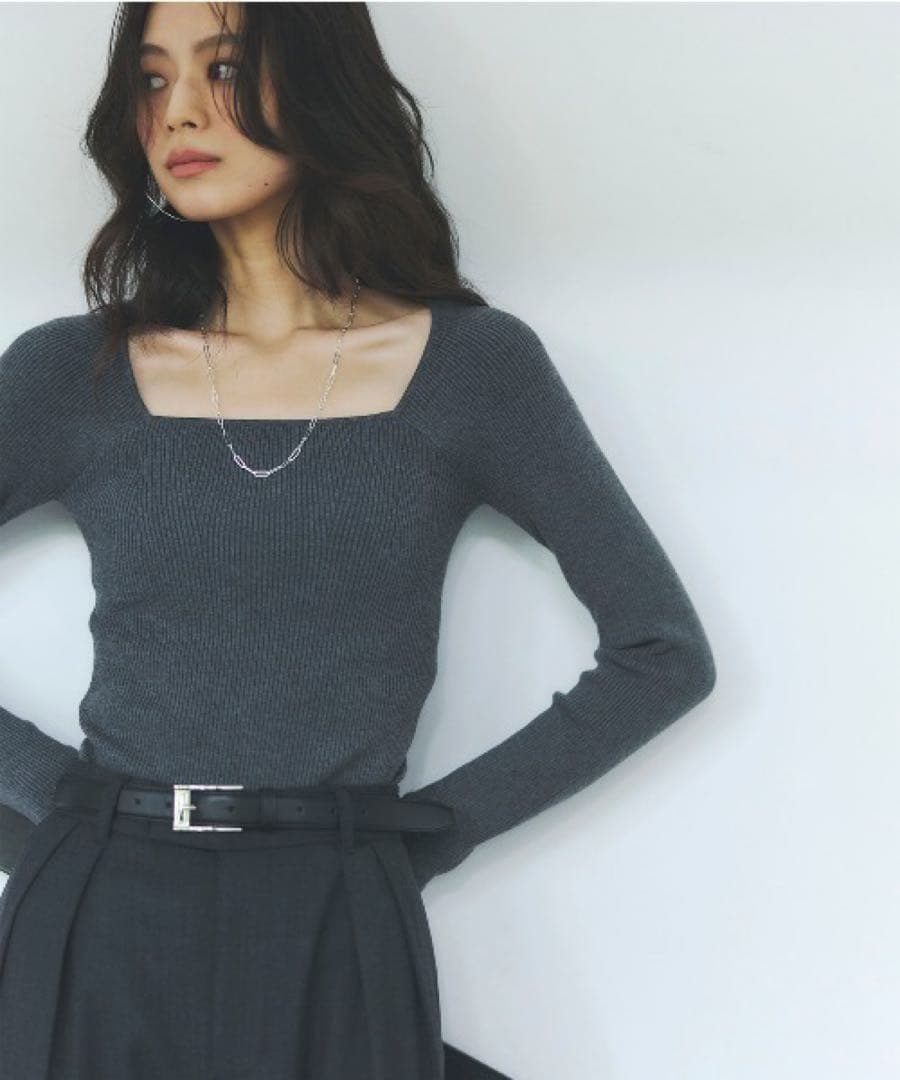 anuans シルクカシミアブレンドデコルテリブニット