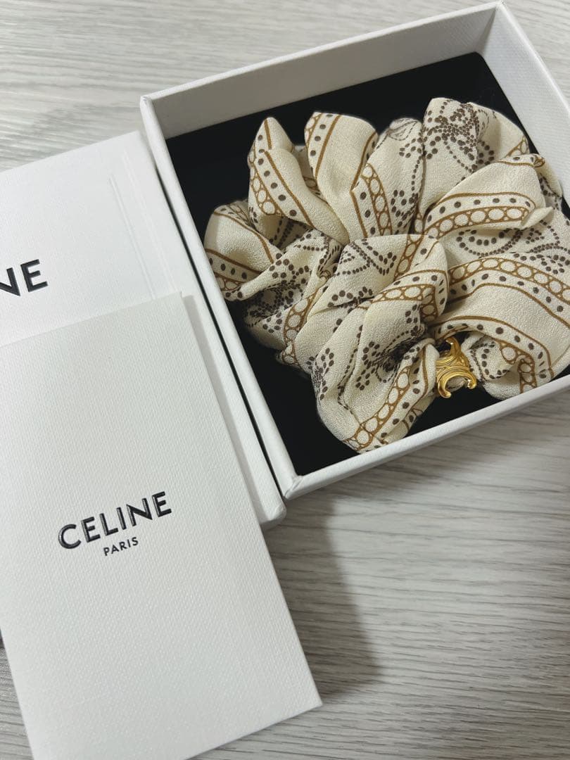 【新品未使用品】CELINEシュシュお値下げ不可