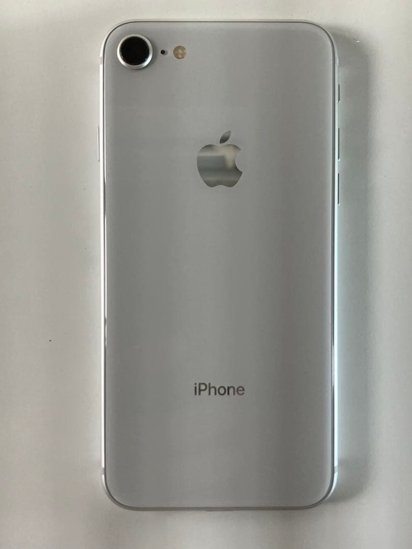 Apple iPhone 8 シルバー 本体　64GB
