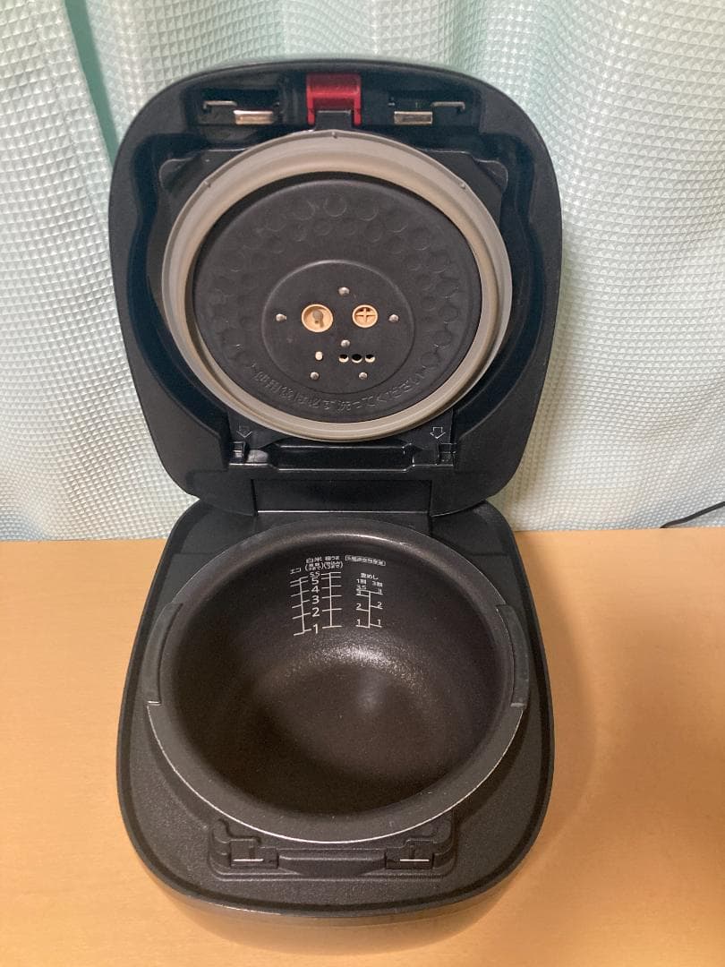 ★美品★TIGER 炊飯器JPC-B100 / 5.5合　圧力IH